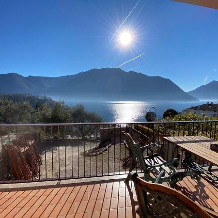 Big Apartment With Lake View And Two Bedrooms Sala Comacina Exterior foto