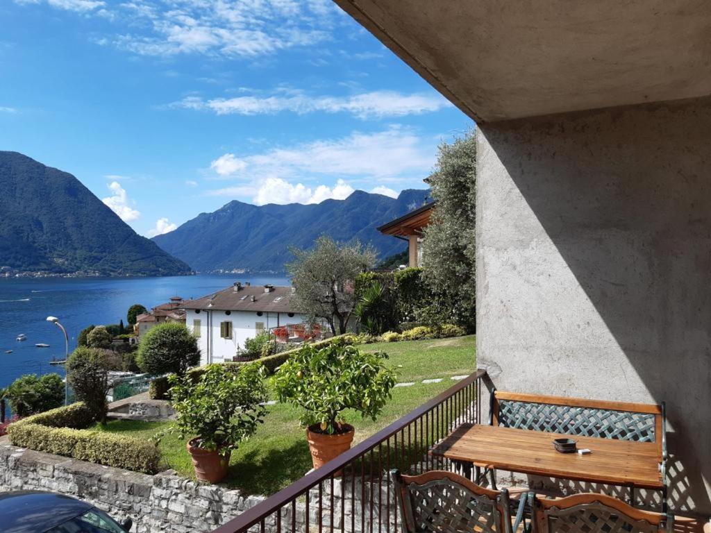 Big Apartment With Lake View And Two Bedrooms Sala Comacina Exterior foto